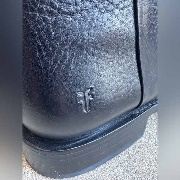 Frye Black Leather zip up  Ankle Boots nwot 7.5 - Picture 4 of 12